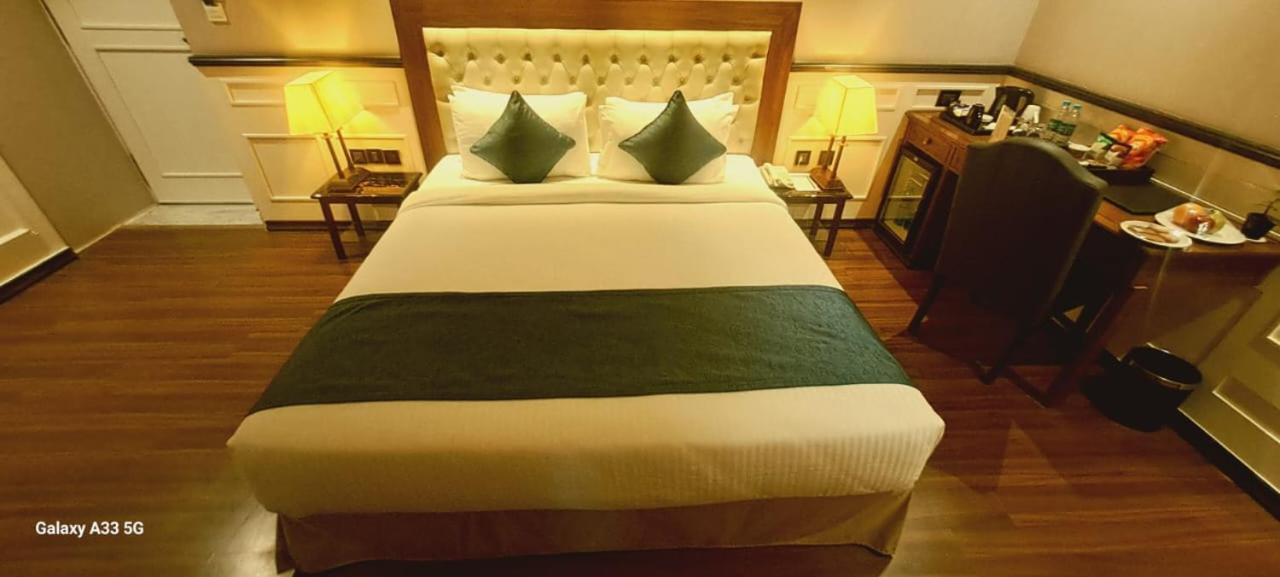 Nambiar Club Bellezea Hotel Kammasandra Eksteriør billede